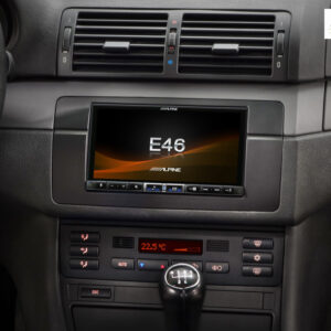 Alpine iLX-705E46 7-Zoll Premium Digital Media Station für 3er BMW E46 mit DAB+ Digital Radio, Apple CarPlay und Android Auto Unterstützung Abverkauf