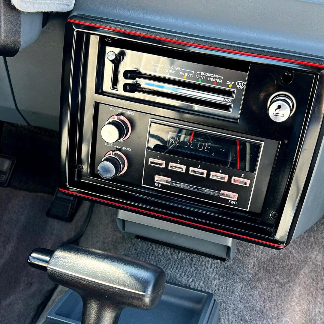 RETROSOUND Displayeinheit "New York" für 1970-2000 GM/Ford und Mopar – Bild 9