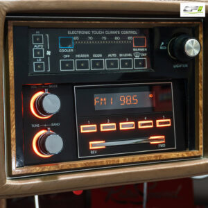 RETROSOUND Displayeinheit "New York" für 1970-2000 GM/Ford und Mopar